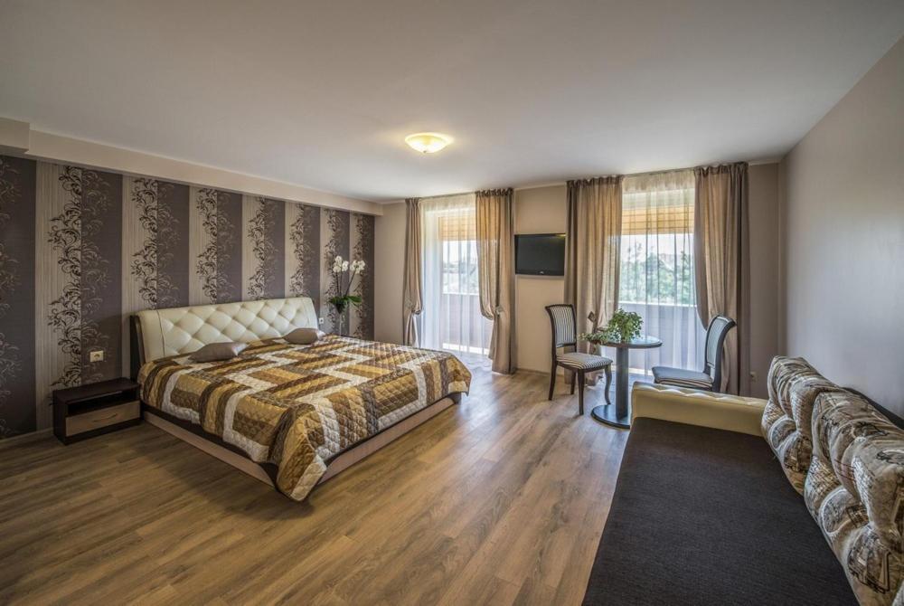 Floros Simfonija Hotel Šventoji Buitenkant foto